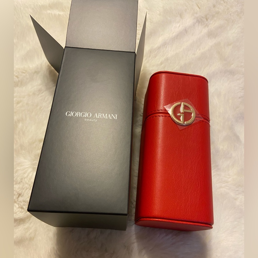 New Giorgio Armani Beauty red vanity case - Picture 1 of 5